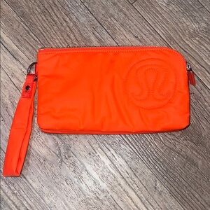 Lululemon Now and Always Pouch *Puffy
Autumn Red